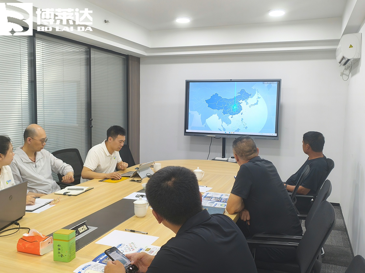 青岛路达市政新型材料有限公司莅临我司共探砂石烘干尾气消白技术